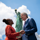 Illustration for article titled New York City Mayor Bill de Blasio Appoints Wife Chirlane McCray to Lead Racial Inequity Task Force